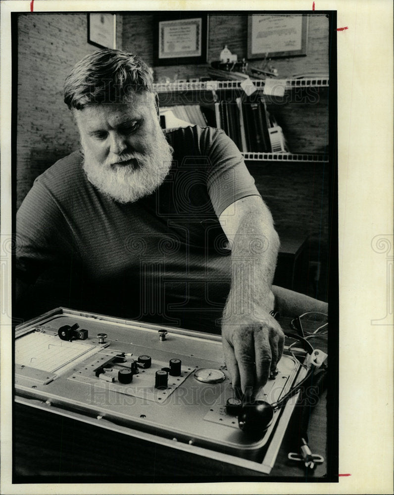 1991 Press Photo Joe Namia polygraph examiners lay off - Historic Images