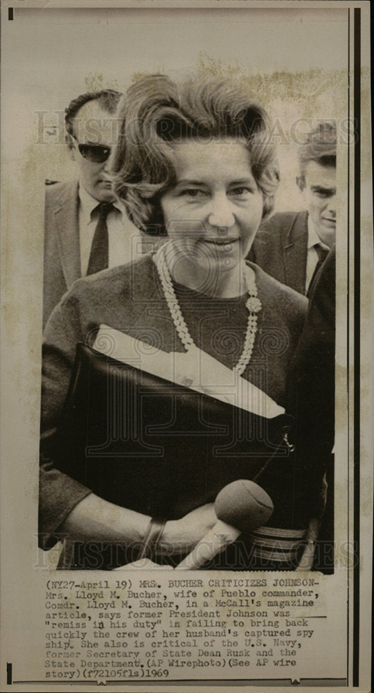 1969 Press Photo Mrs Lloyd Blucher Commander Lioyd John - Historic Images