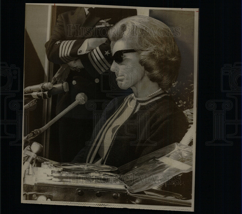 1968 Press Photo Mrs Lloyd Bucher Listens Husnabd Wards - Historic Images