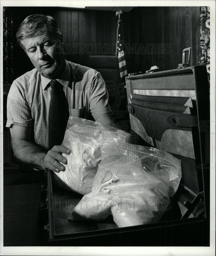 1982 Press Photo Cocaine Confiscated Burke DEA Denver - Historic Images