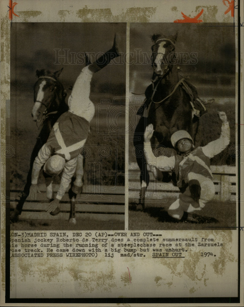 1974 Press Photo Spanish Jockey Roberto De Terry Flip - Historic Images