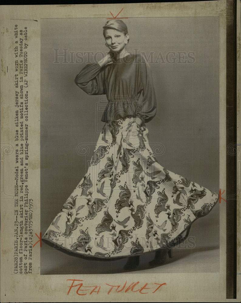 1973 Press Photo Venet Collection Paris Blue Silk Skirt - Historic Images