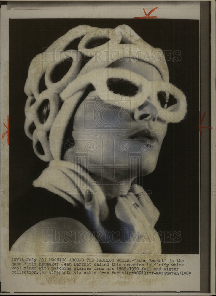 1969 Press Photo Fashion Jean Barthot Hat-Maker - Historic Images