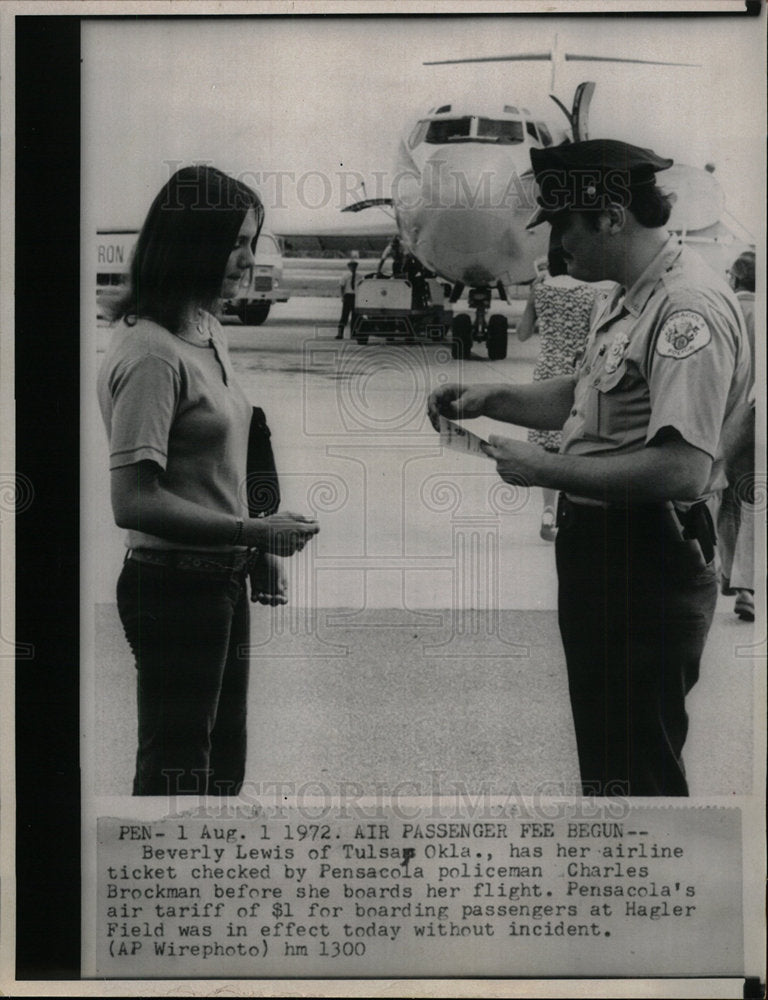 1972 Press Photo Beverly Lewis Tulsa, Okla Has ticket - Historic Images