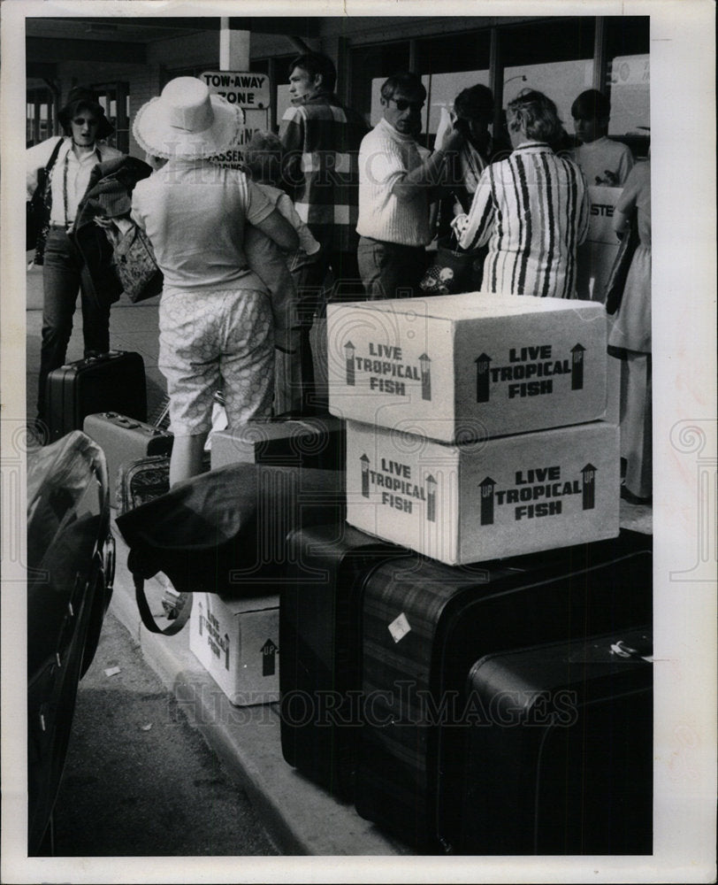 1970 jet engines luggage Crowd - Historic Images