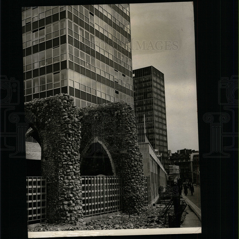 1966 Press Photo London Barbican District Medieval Wall - Historic Images
