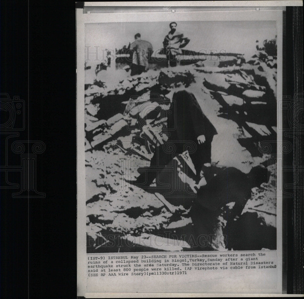 1971 Press Photo Earthquake in Bingol, Turkey - Historic Images