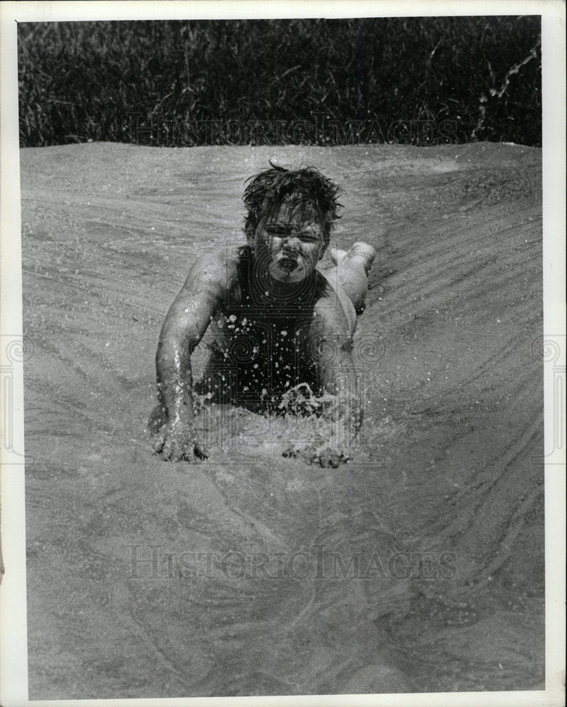 1979 Press Photo Dunedin Parks Dirty Day Water Slide - Historic Images