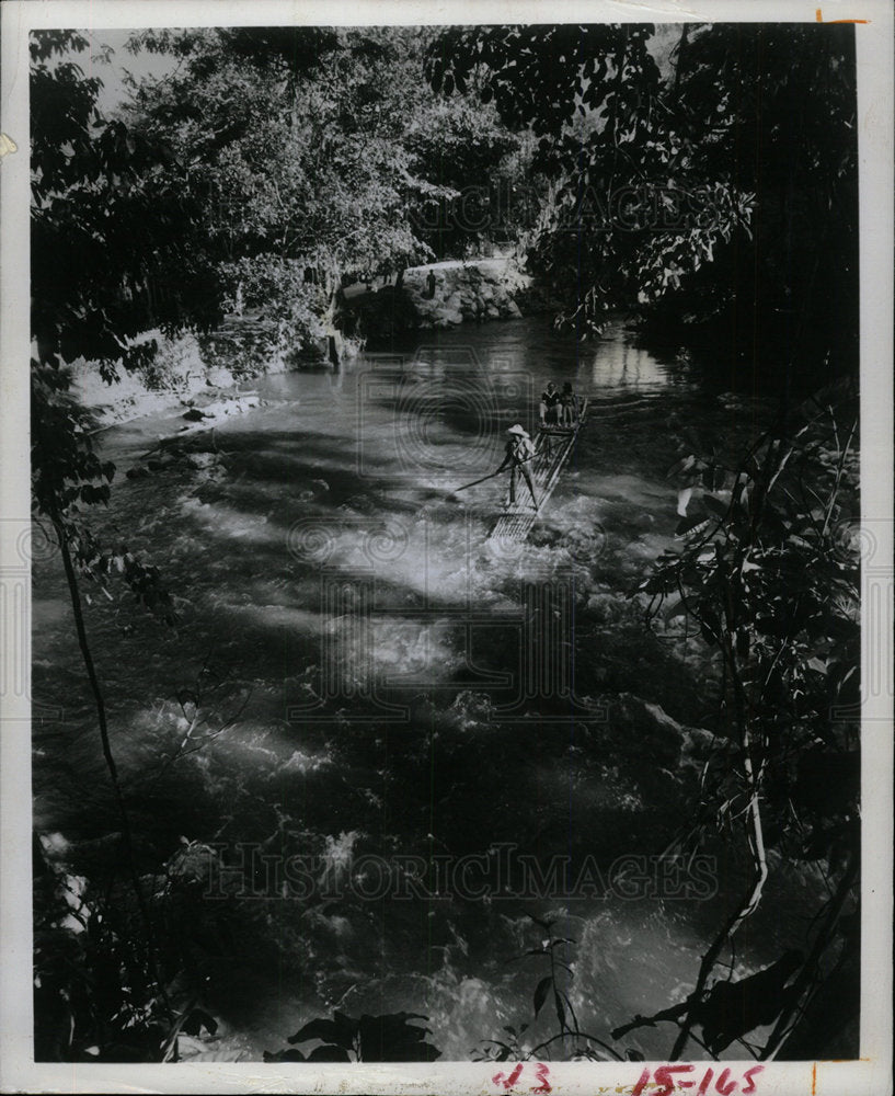 Press Photo River Guide Raft Canoe Woods Nature - Historic Images
