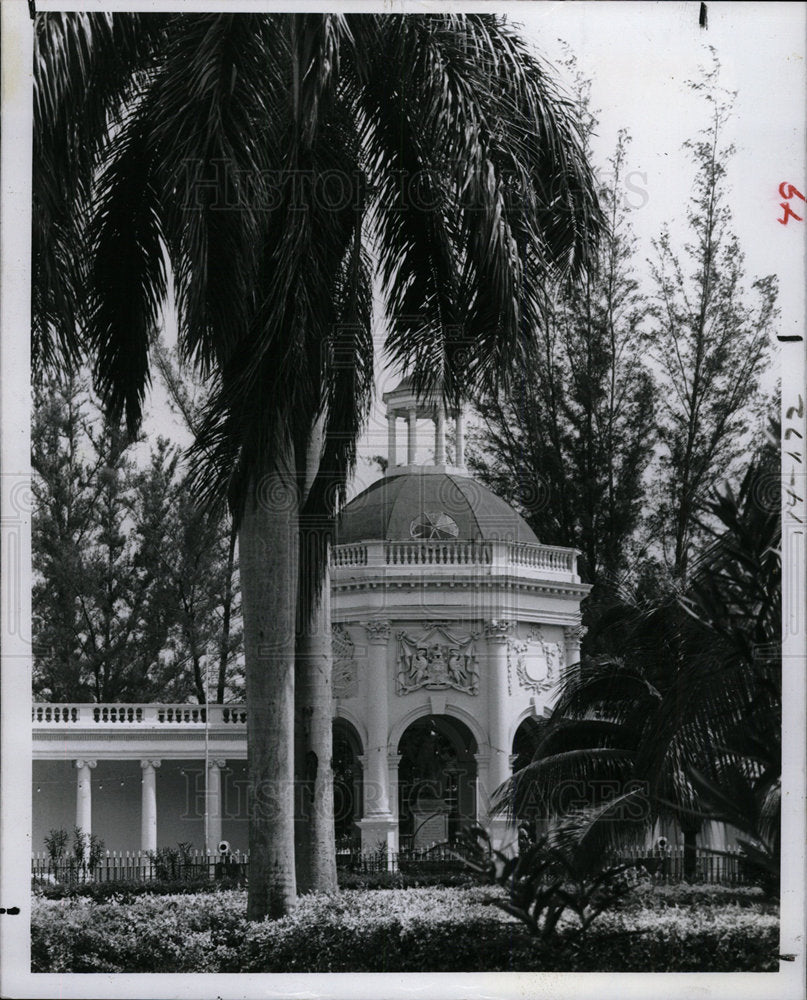 1977 Press Photo Jamaica Archives memorial British - Historic Images