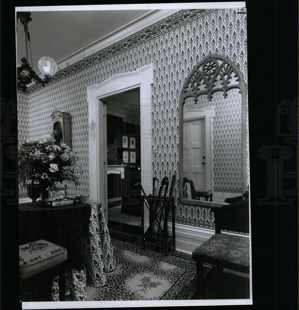 1991 Press Photo window treatments pique curtains white - Historic Images