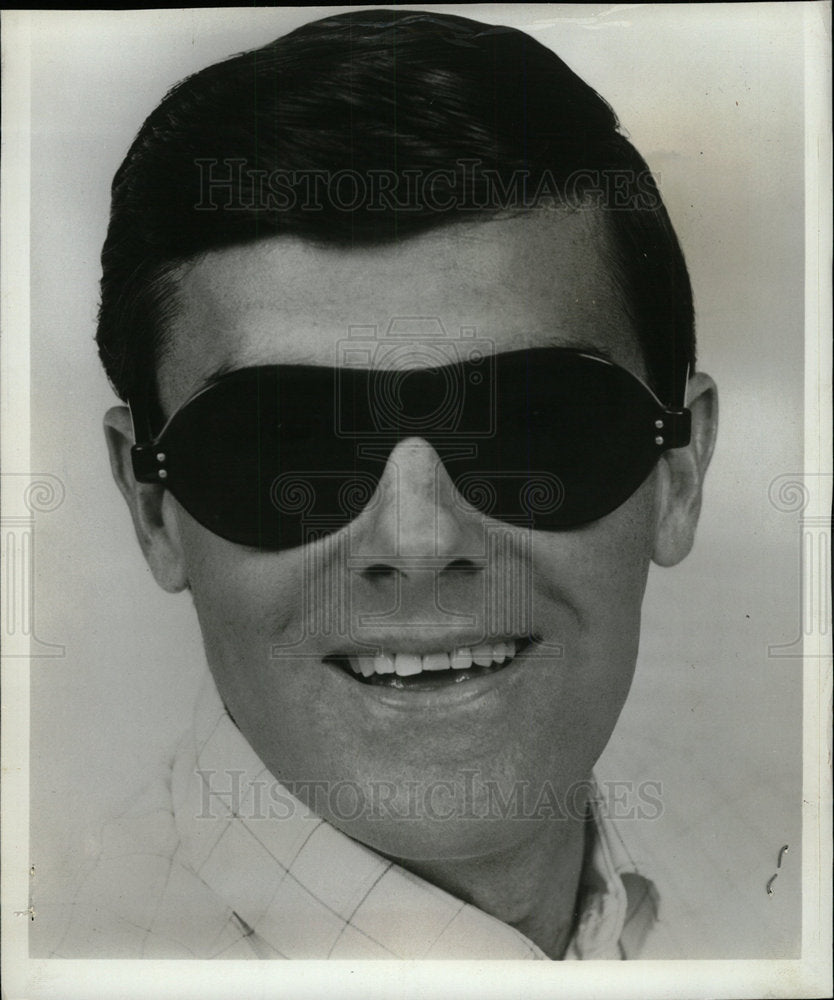 1968 Press Photo Frameless Window Pane Sunglasses - Historic Images