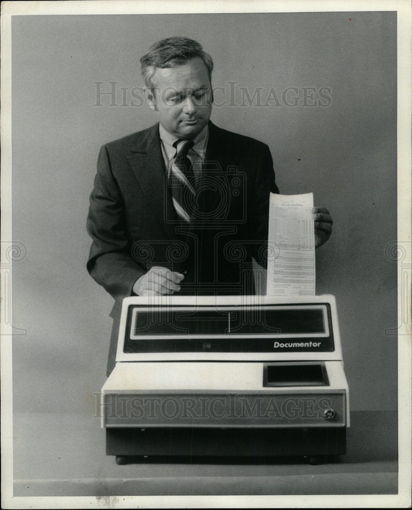 1972 Press Photo Documentor 2100 Computer Menu Forms - Historic Images
