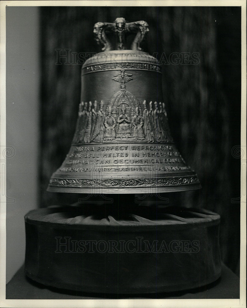 1965 Press Photo Bell Replica/Vatican/World&#39;s Fair - Historic Images