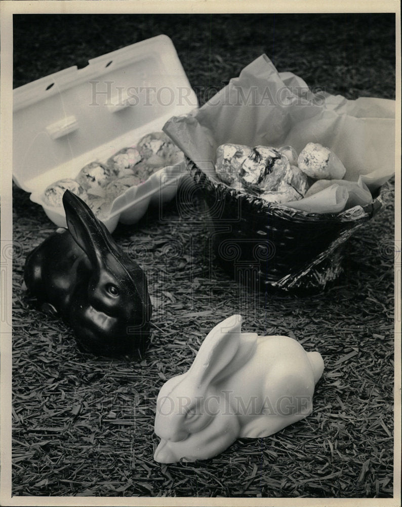 1981 Press Photo Kron Chocolatier Easter Pieces Promo - Historic Images