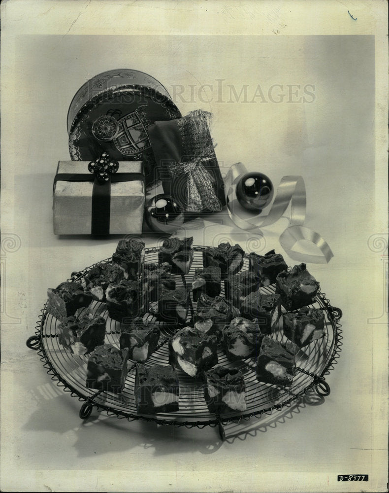 1968 Press Photo Creamy Fudge Marshmallow Teacher's Pet - Historic Images