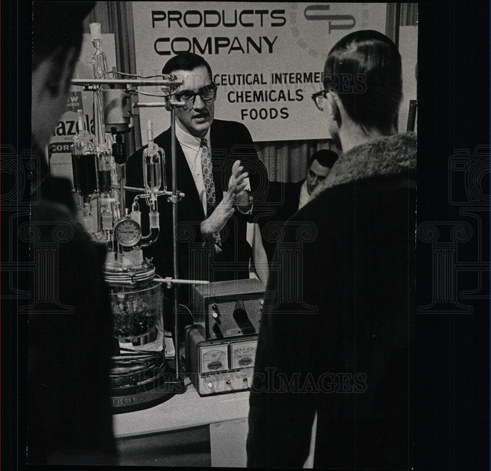 1967 Press Photo Corn Representative - Historic Images