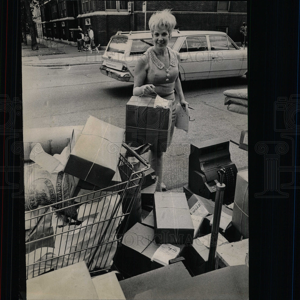 1967 Press Photo Wellington Hand Laundry Election - Historic Images
