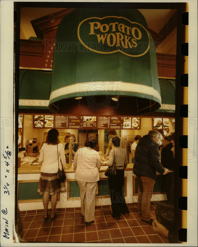 1984 Press Photo Potato Works Restuarant Store Michigan - Historic Images