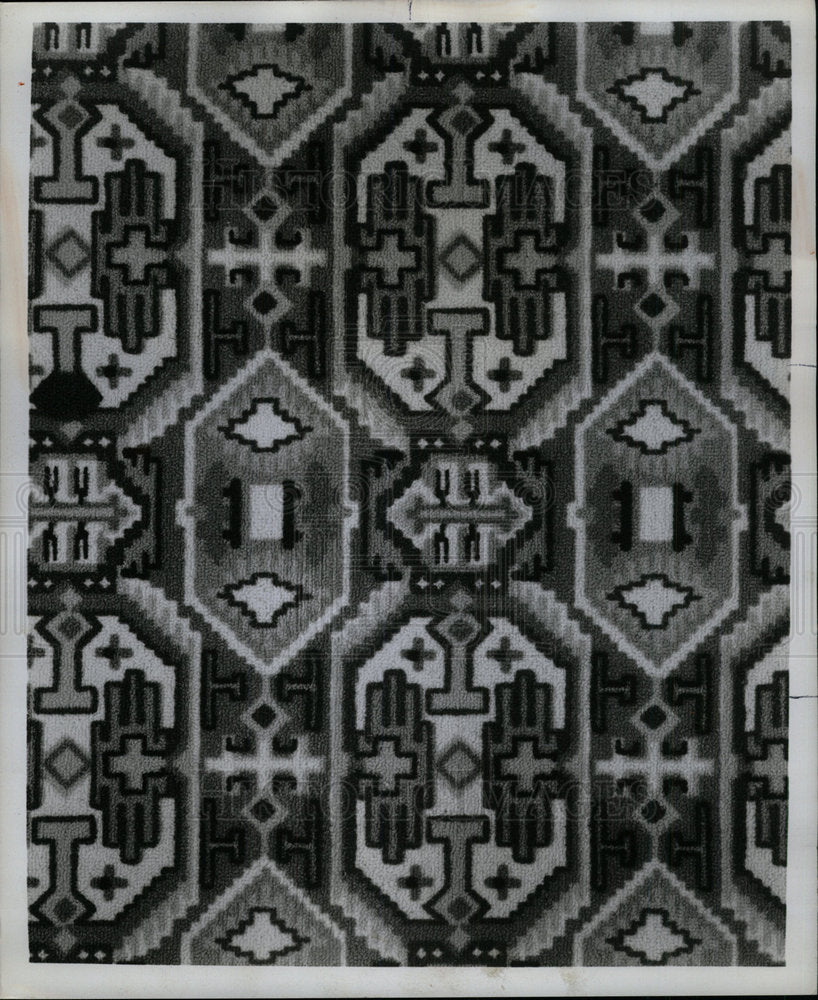1974 Press Photo Aztec Indian Print Rug Viking Carpets - Historic Images