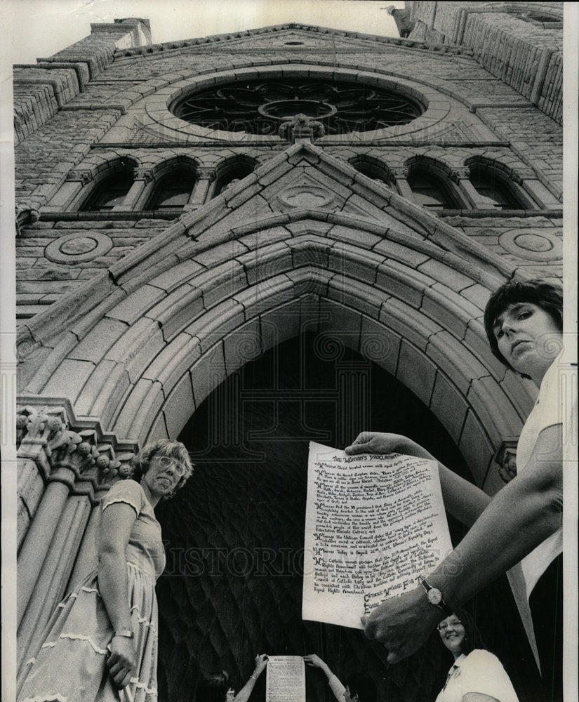 1974 Press Photo Helen Moshak ERA Catholic Holy Name - Historic Images