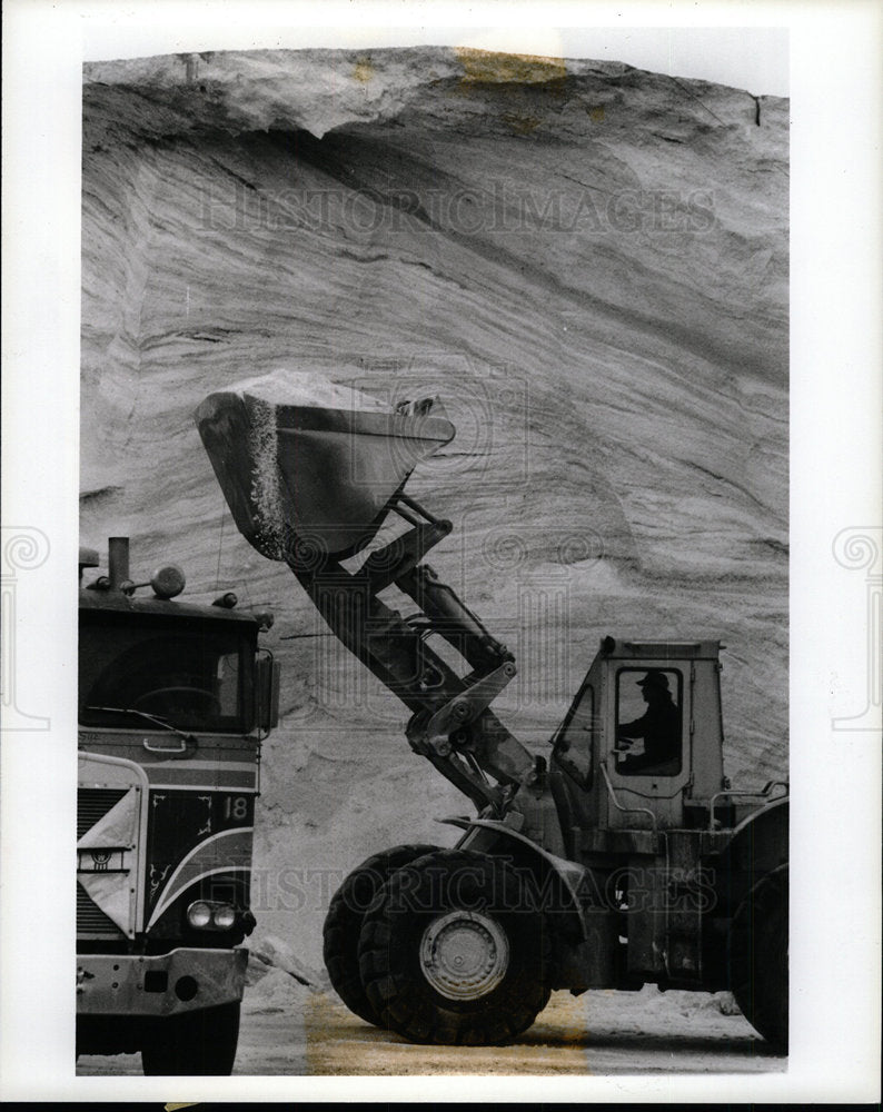1985 Press Photo Salt Bad Weather Detroit - Historic Images