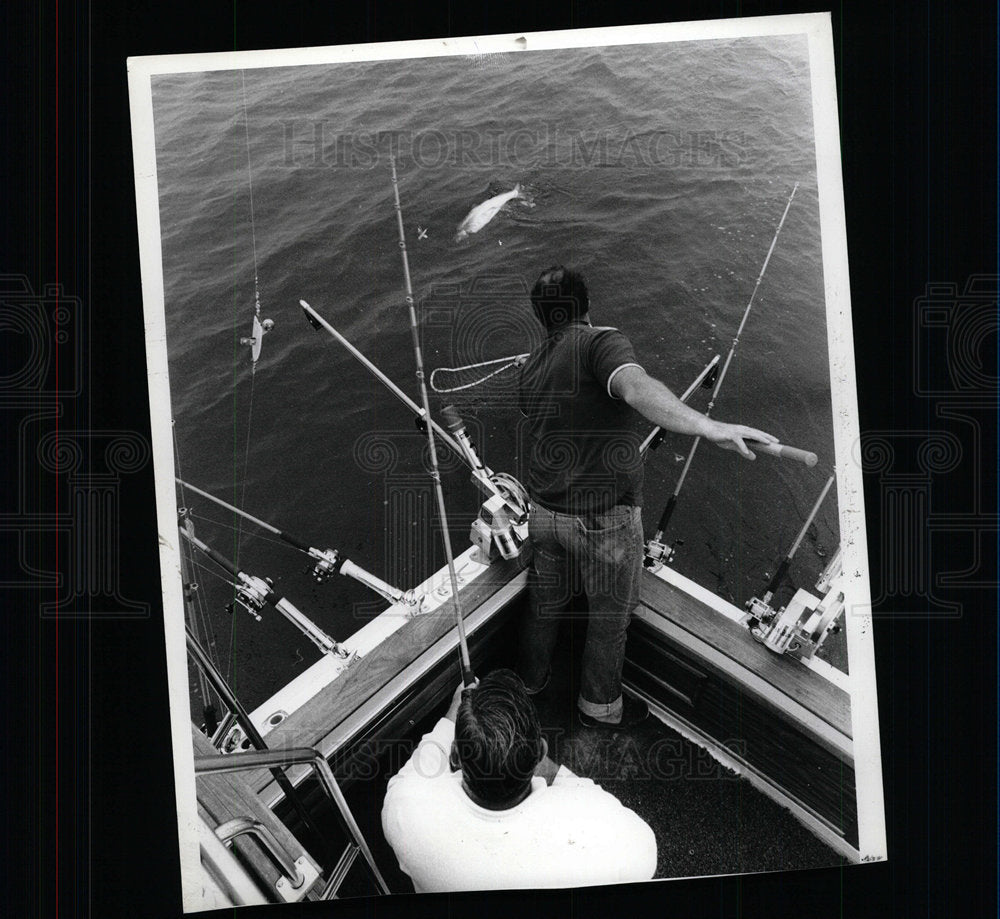1981 Press Photo Lake Michigan Chinook Salmon Fishing - Historic Images