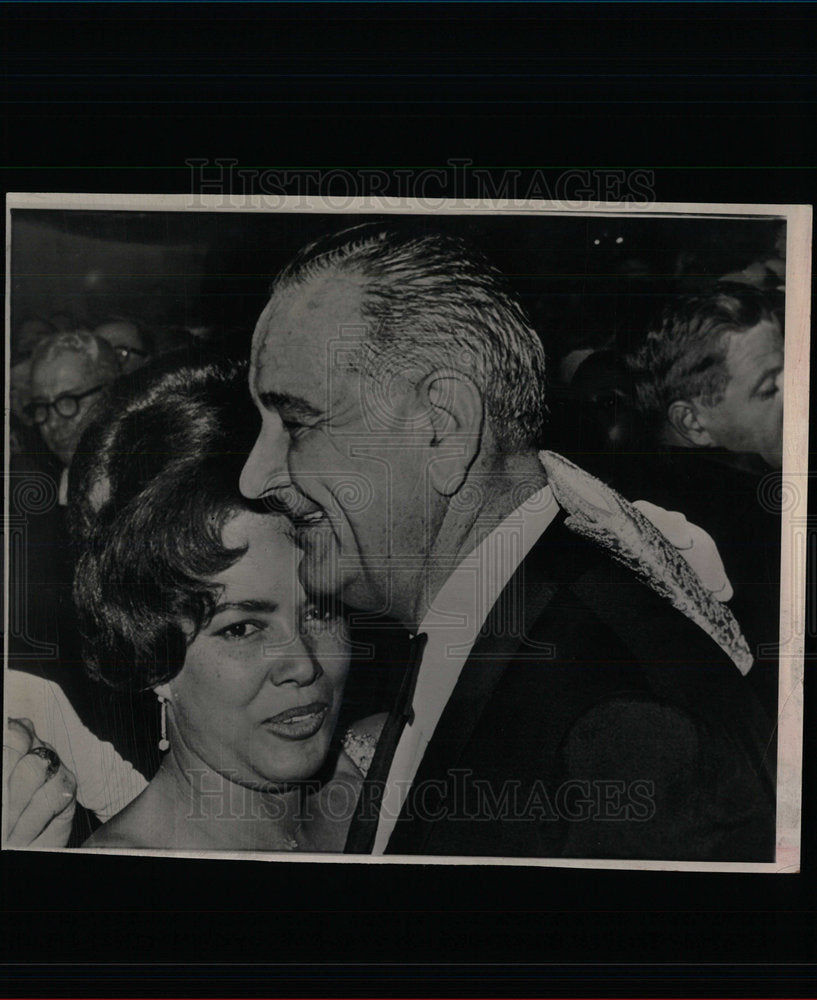 1965 Press Photo President Johnson dances at Inaugural  - Historic Images