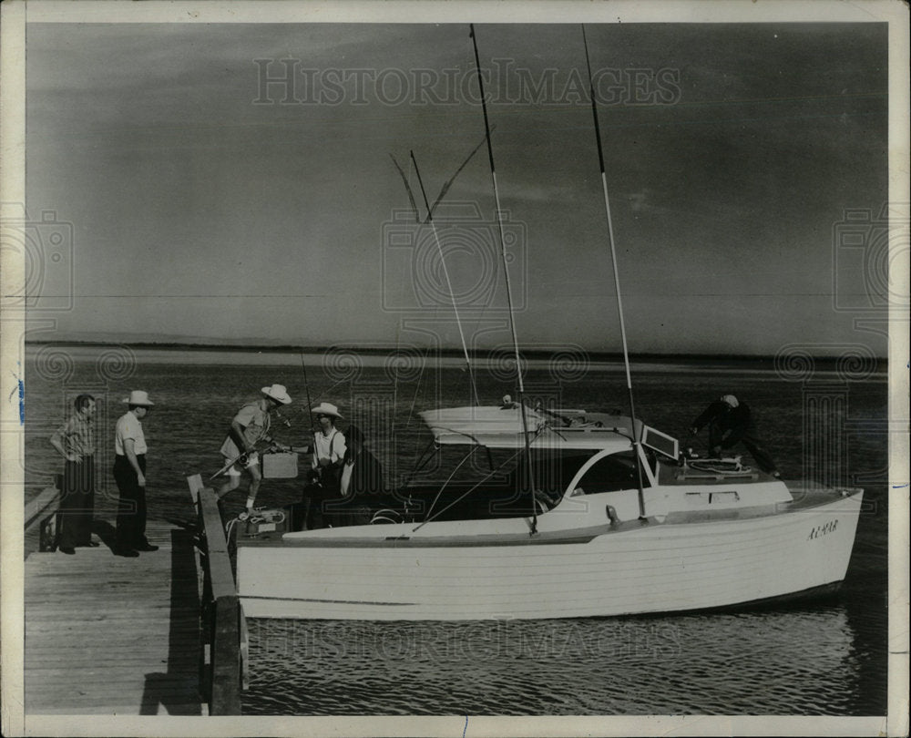 1965 Press Photo La Paz Fishing Boat Preparing Trip - Historic Images
