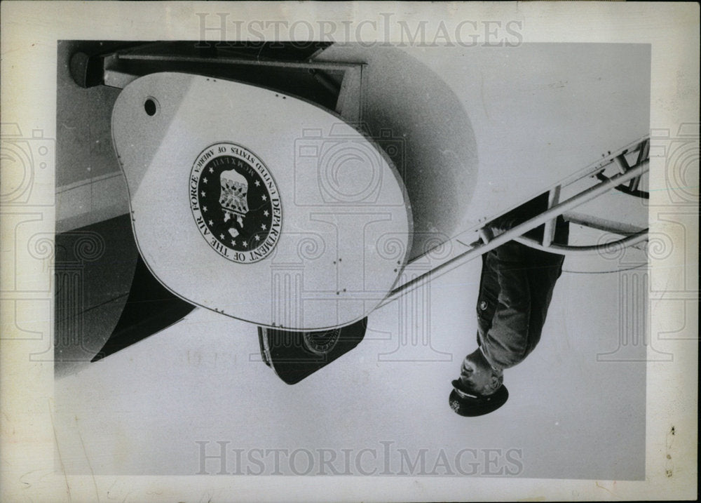 1970 Press Photo Presidential Pilot Albertazzie AF One - RRY59227 - Historic Images