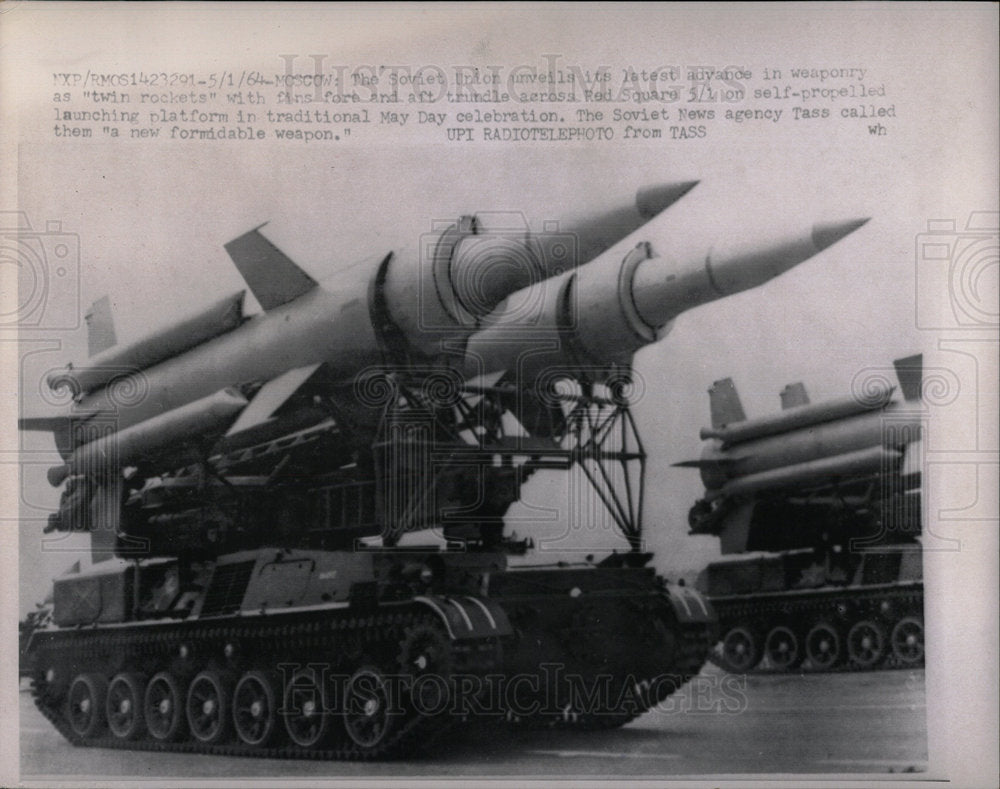 1964 Press Photo Soviet Union Unveil Large Advance Weap - Historic Images