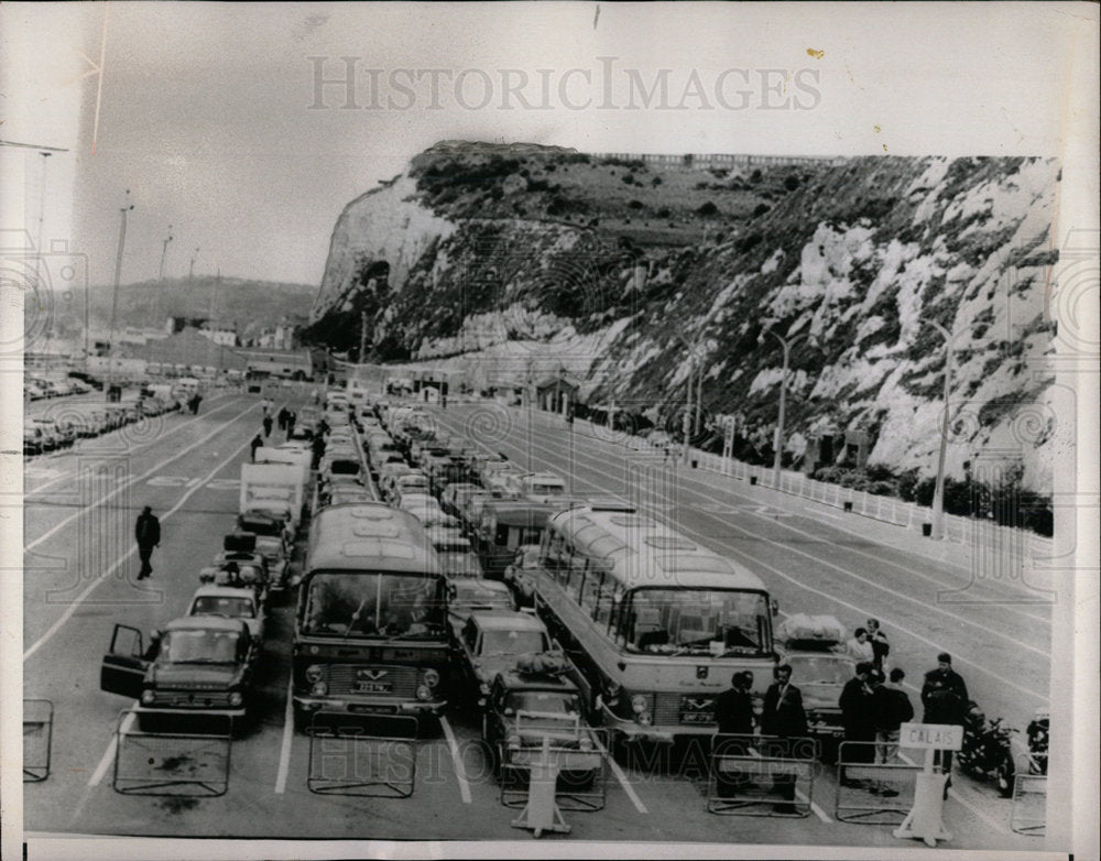1966 Press Photo Seaman Strike Ferry Terminal Traffic - Historic Images