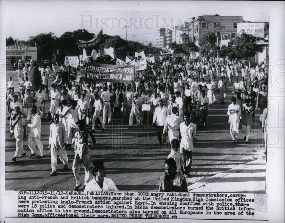 1956 Press Photo Pakistani Protestors March UK Offices - Historic Images