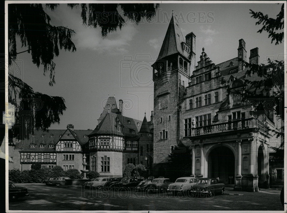 1956 Press Photo Kronberg Castle near Frankfurt,Germany - Historic Images