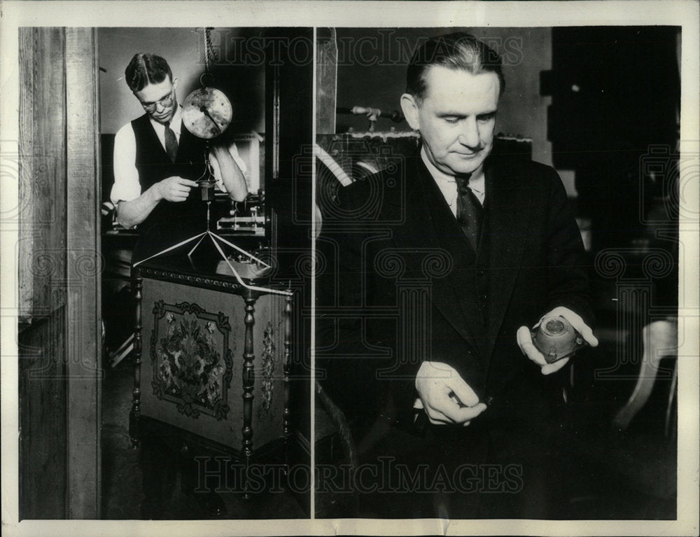 1935 Press Photo New Material Alnico Lifts Heavy Items - Historic Images