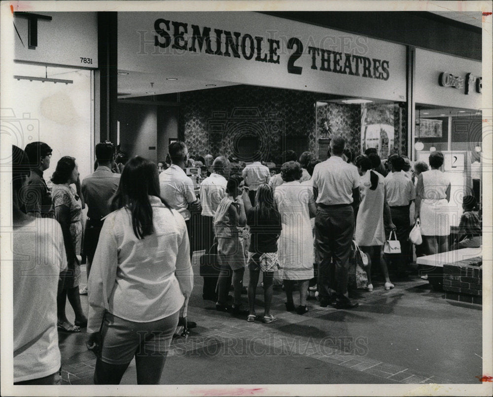 1970 Press Photo Theatres Seminole 2 Long Lines - Historic Images