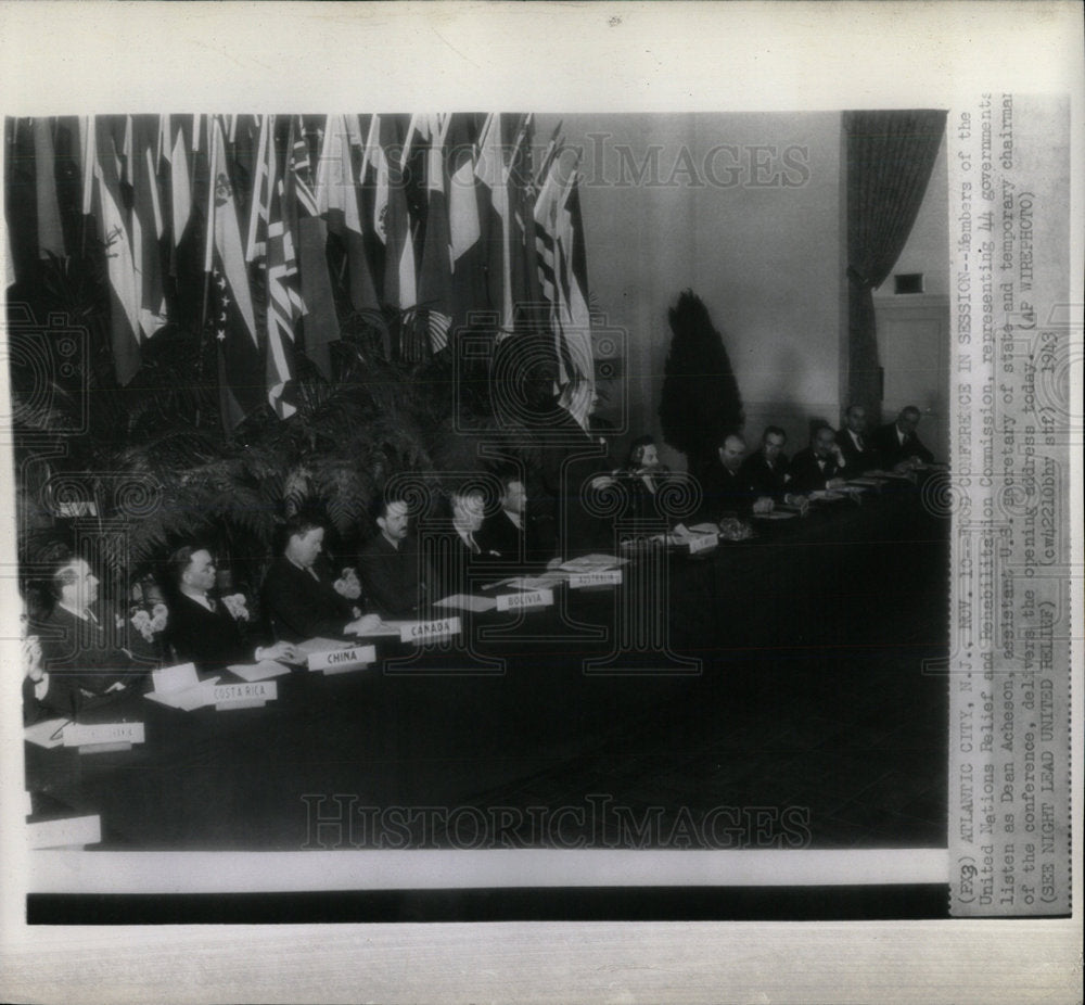1943 Press Photo Member United Nation Relief Rehabilita - Historic Images