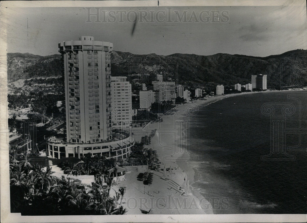 1971 Press Photo Hornos Beach Hotels Acapulco Mexico  - Historic Images