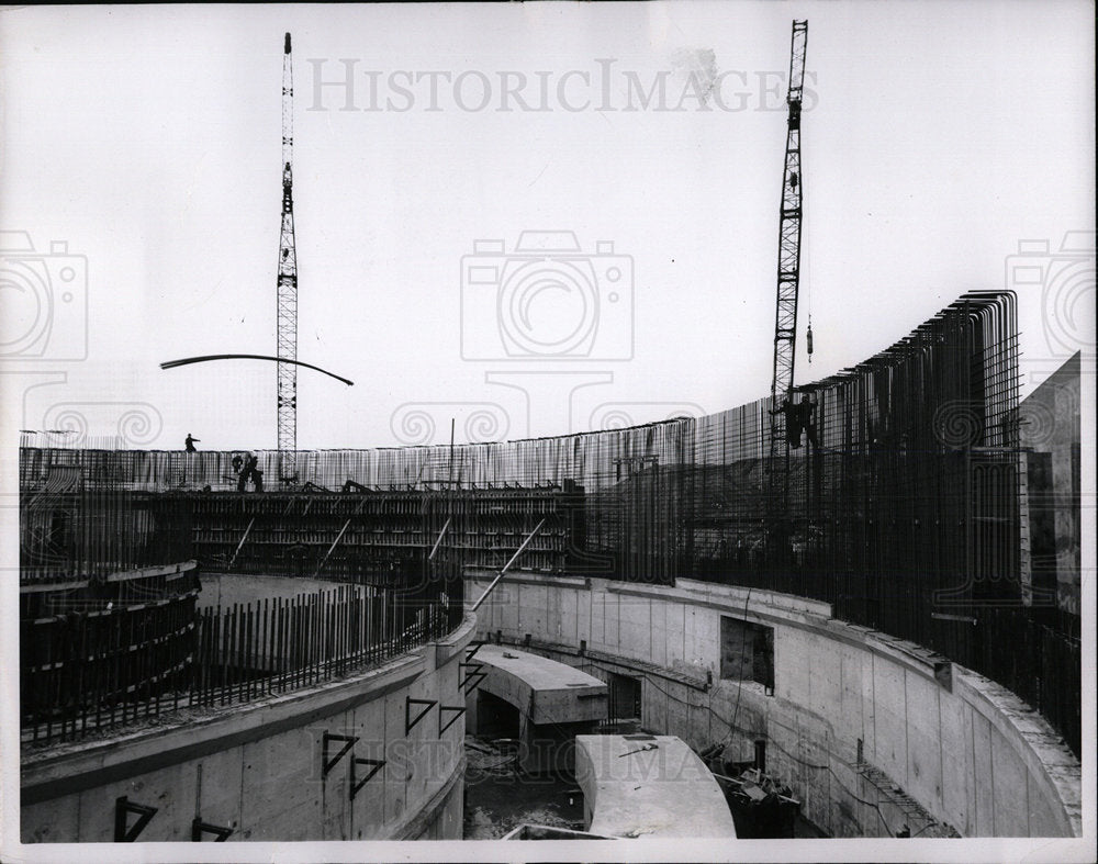 1961 Press Photo Concrete Wall Atomic Race Track Built  - Historic Images