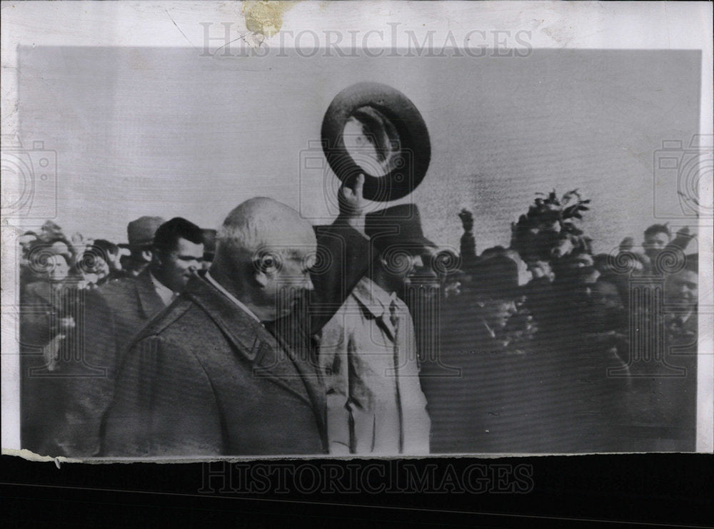1959 Press Photo Soviet Prenier Nikita Khrushchev Wave  - Historic Images