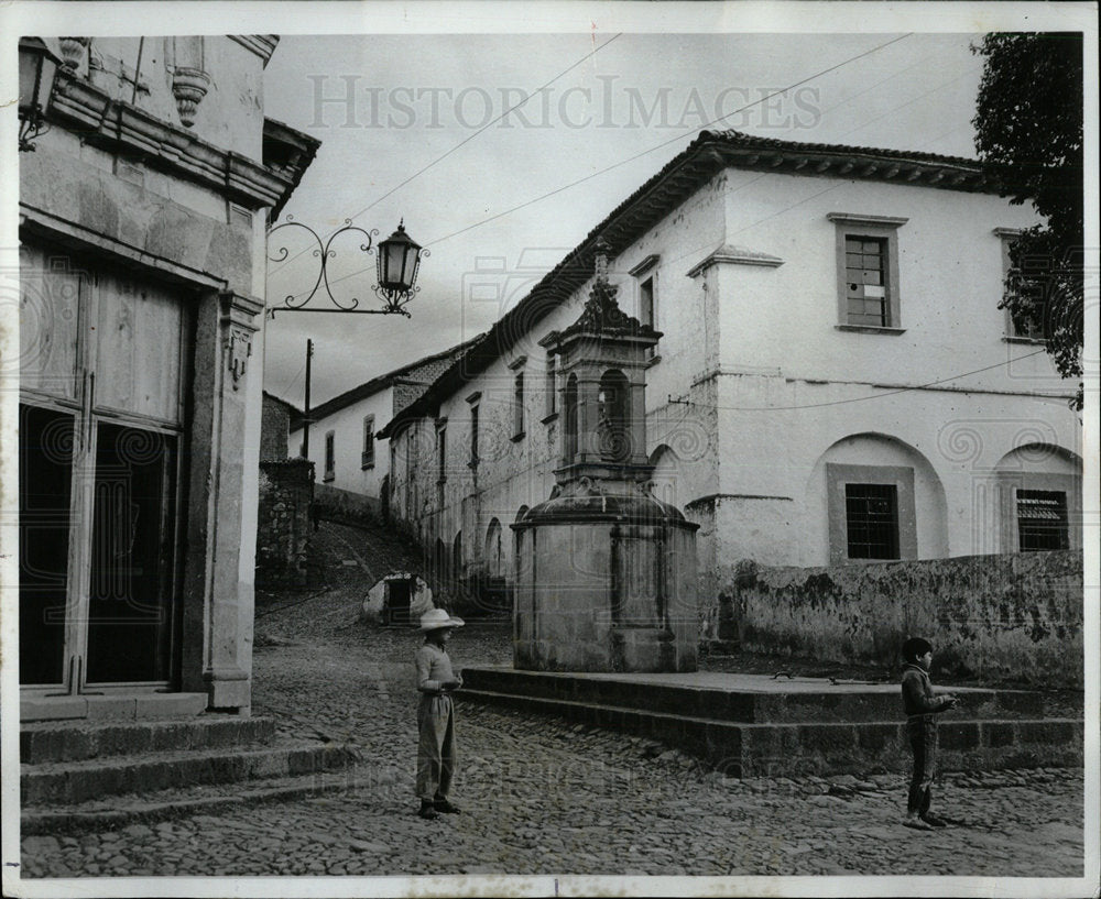 1977 Press Photo Zaragoza Street Morelia Mexico - Historic Images