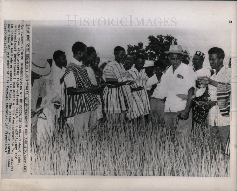1965 Press Photo Rice Demonstration where Cocoa is king - Historic Images