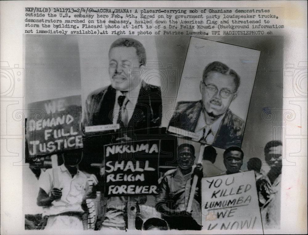 1964 Press Photo placard mob Ghanians U.S. embassy - Historic Images