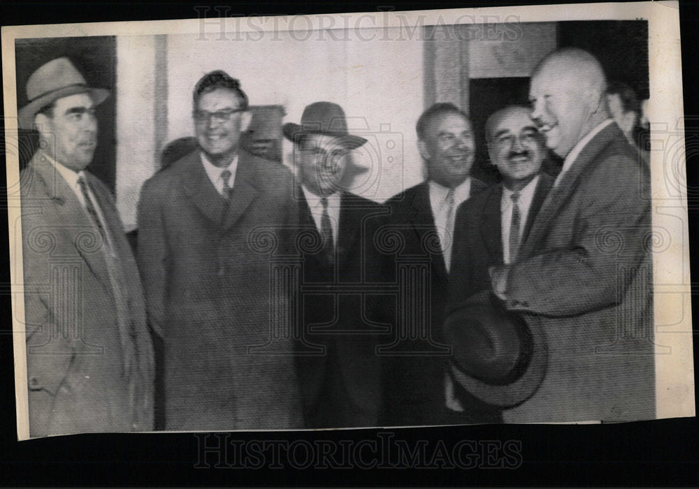1960 Press Photo Nikita Khrushchev leaves to Finland. - Historic Images