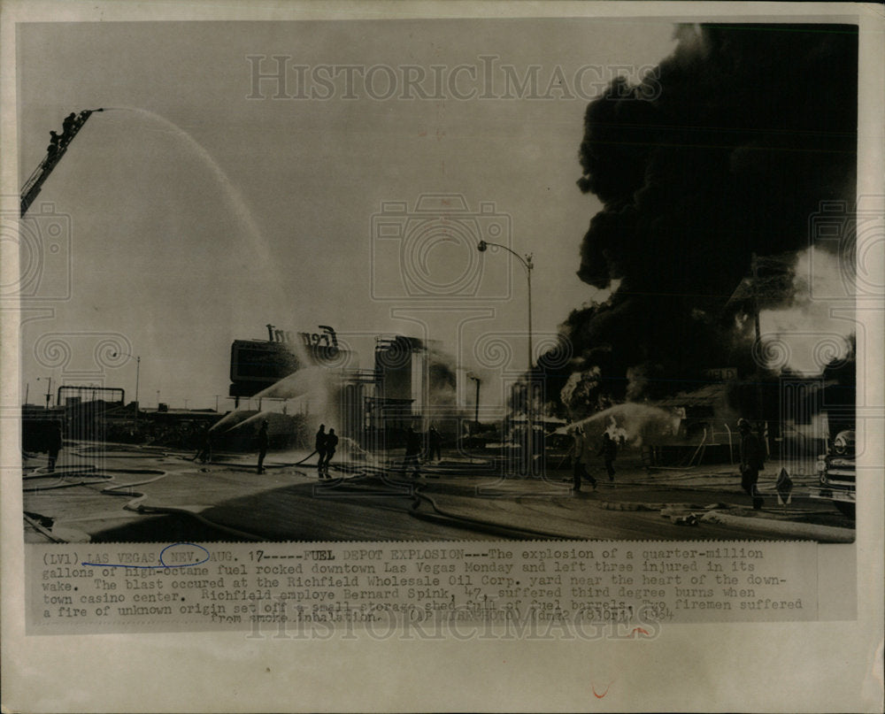 1964 Press Photo Las Vegas Nevada Oil Tanker Blast  - Historic Images