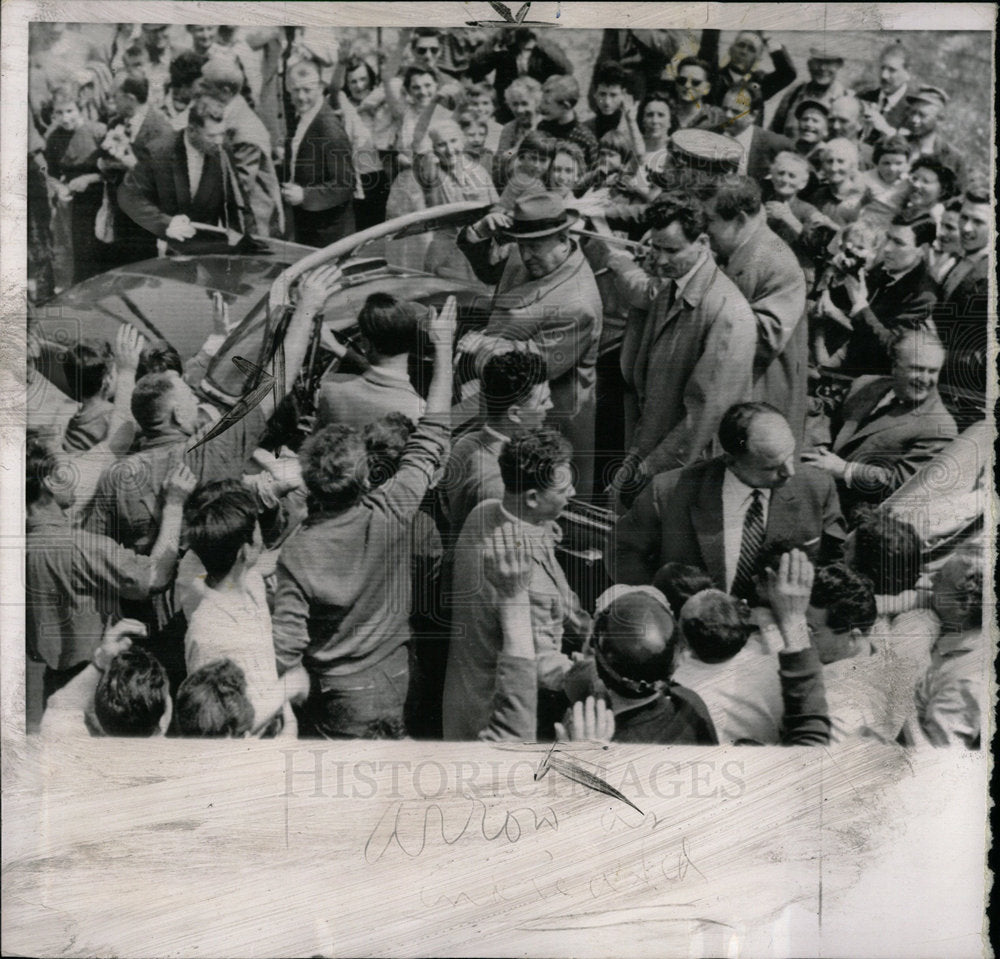 1960 Press Photo French Villager Greet Khrushchev Stand - Historic Images