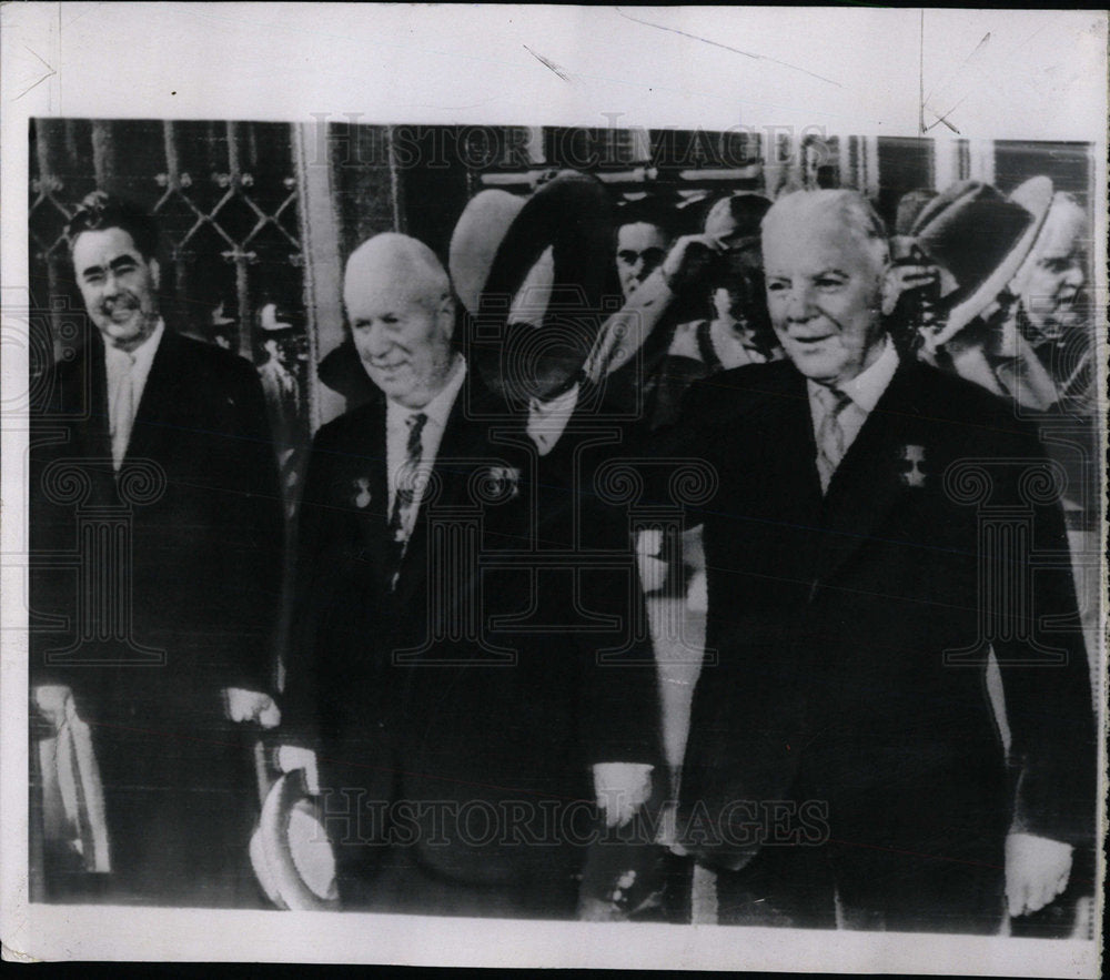 1960 Press Photo Soviet Premier Nikita Khrushchev Walk  - Historic Images