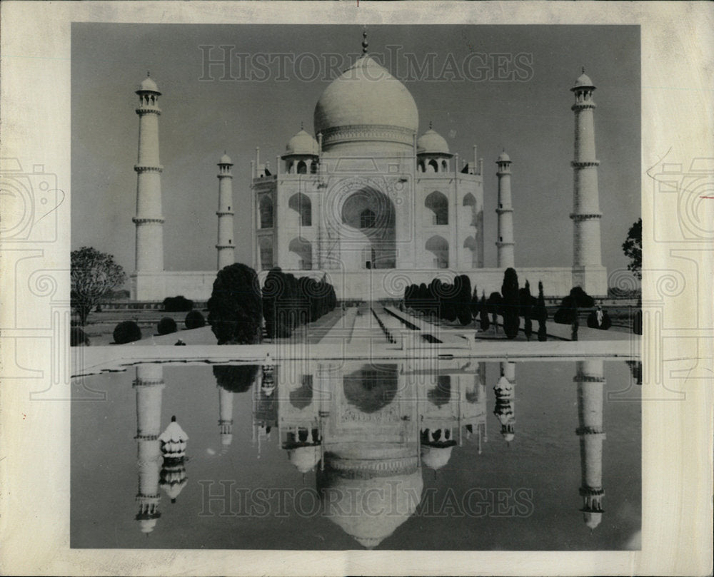 Press Photo Taj Mahal white Marble mausoleum Agra  - Historic Images