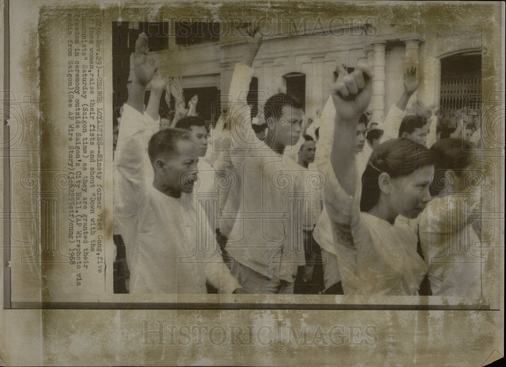 1968 Press Photo Viet Cong War Defectors Freedom  - Historic Images