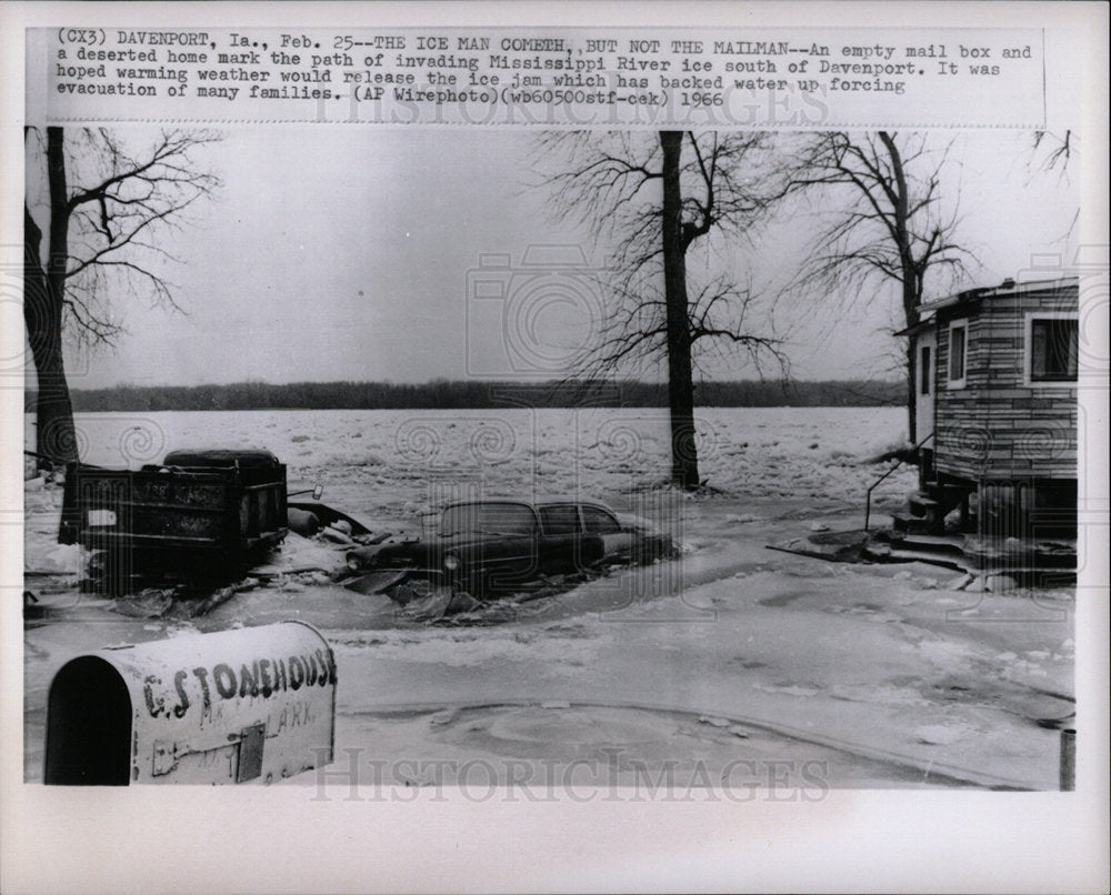 1966 Press Photo An empty mail box Mississippi River - Historic Images